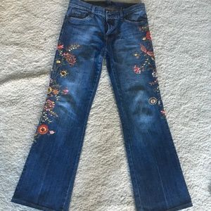 Vintage Arden B embroidered flare leg jeans.  Size 6.   31.5” inseam.